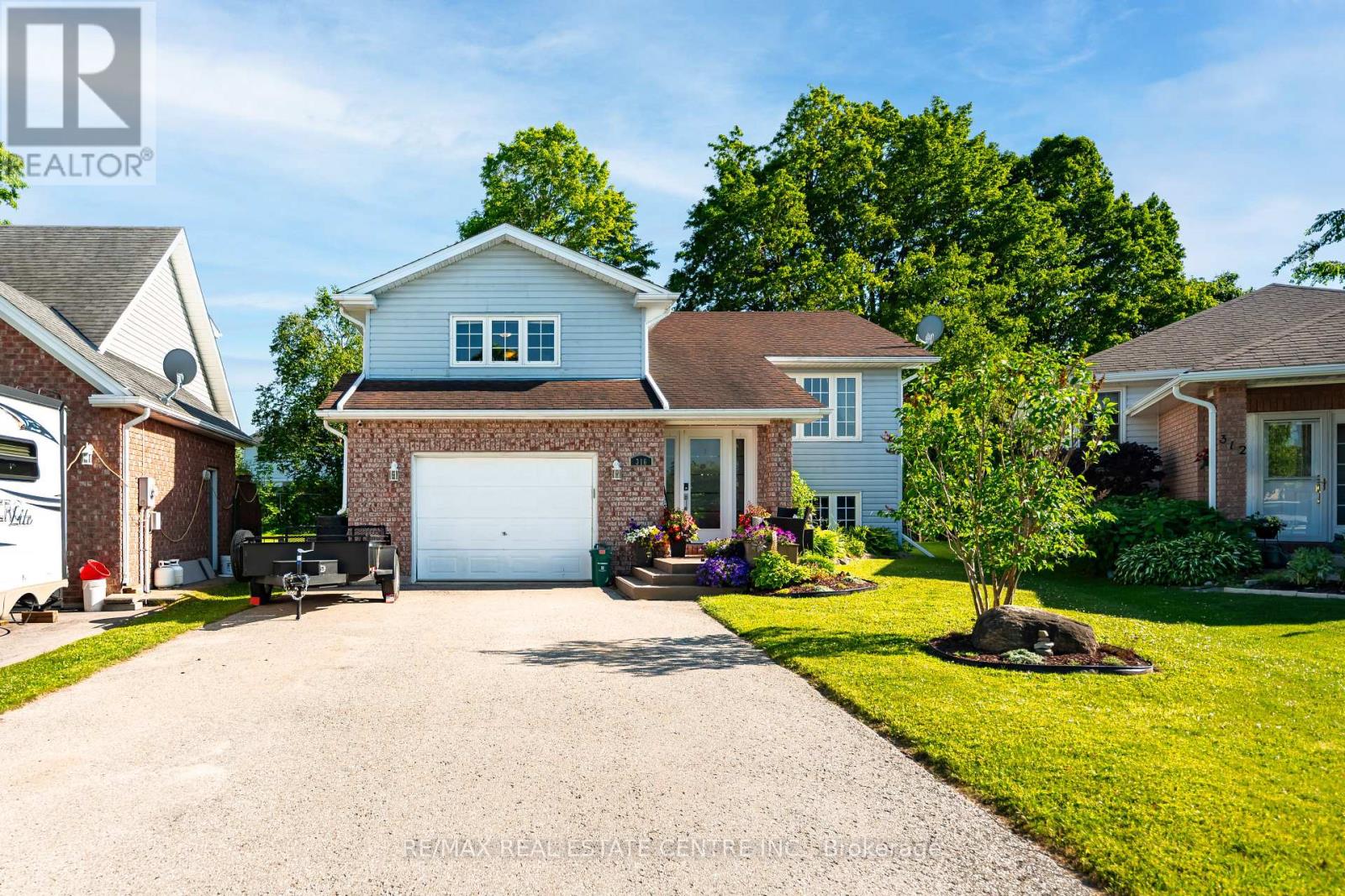 Property at 316 OLDE VILLAGE COURT image 3