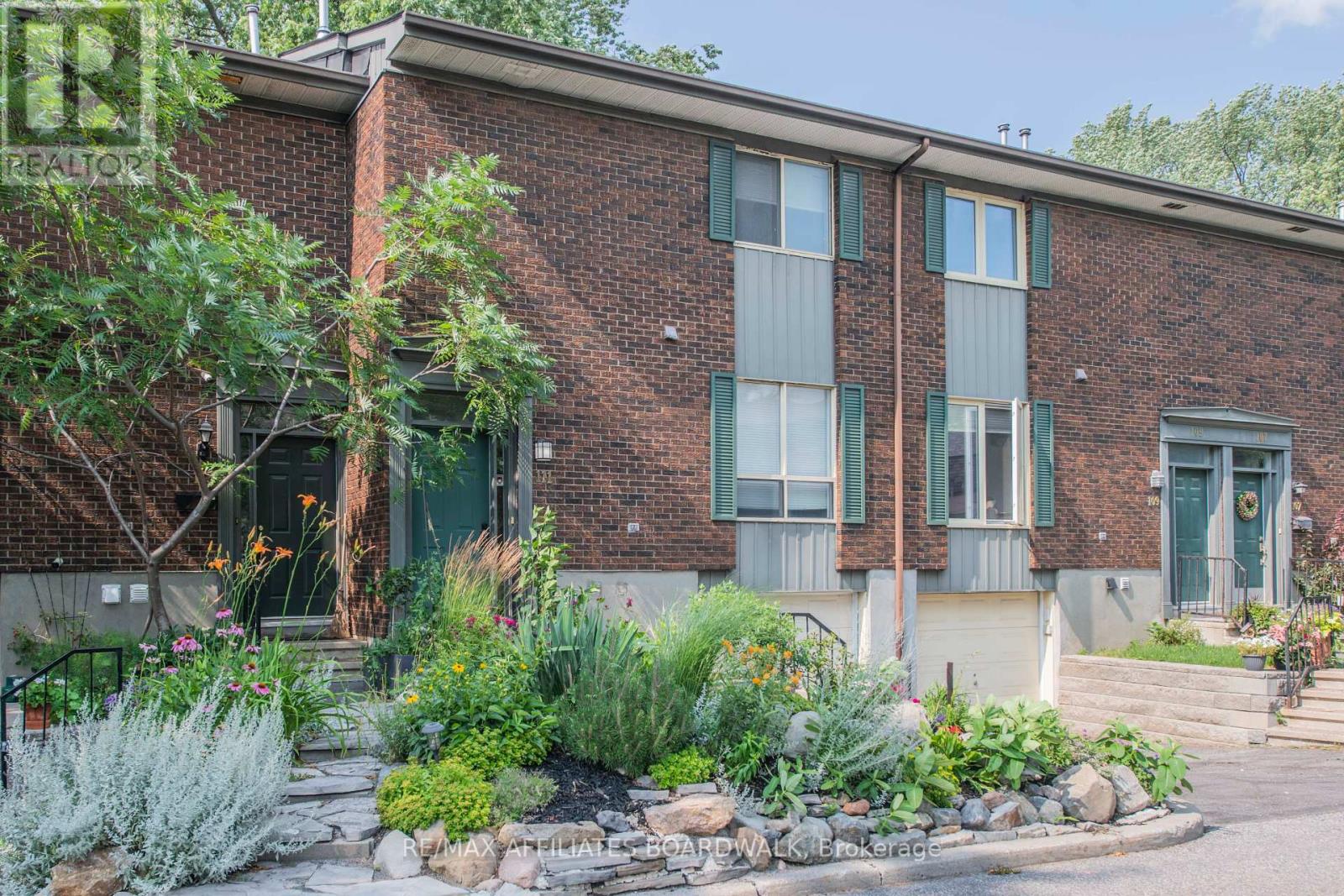 Property at 68 - 111 BEACHVIEW PRIVATE W image 3