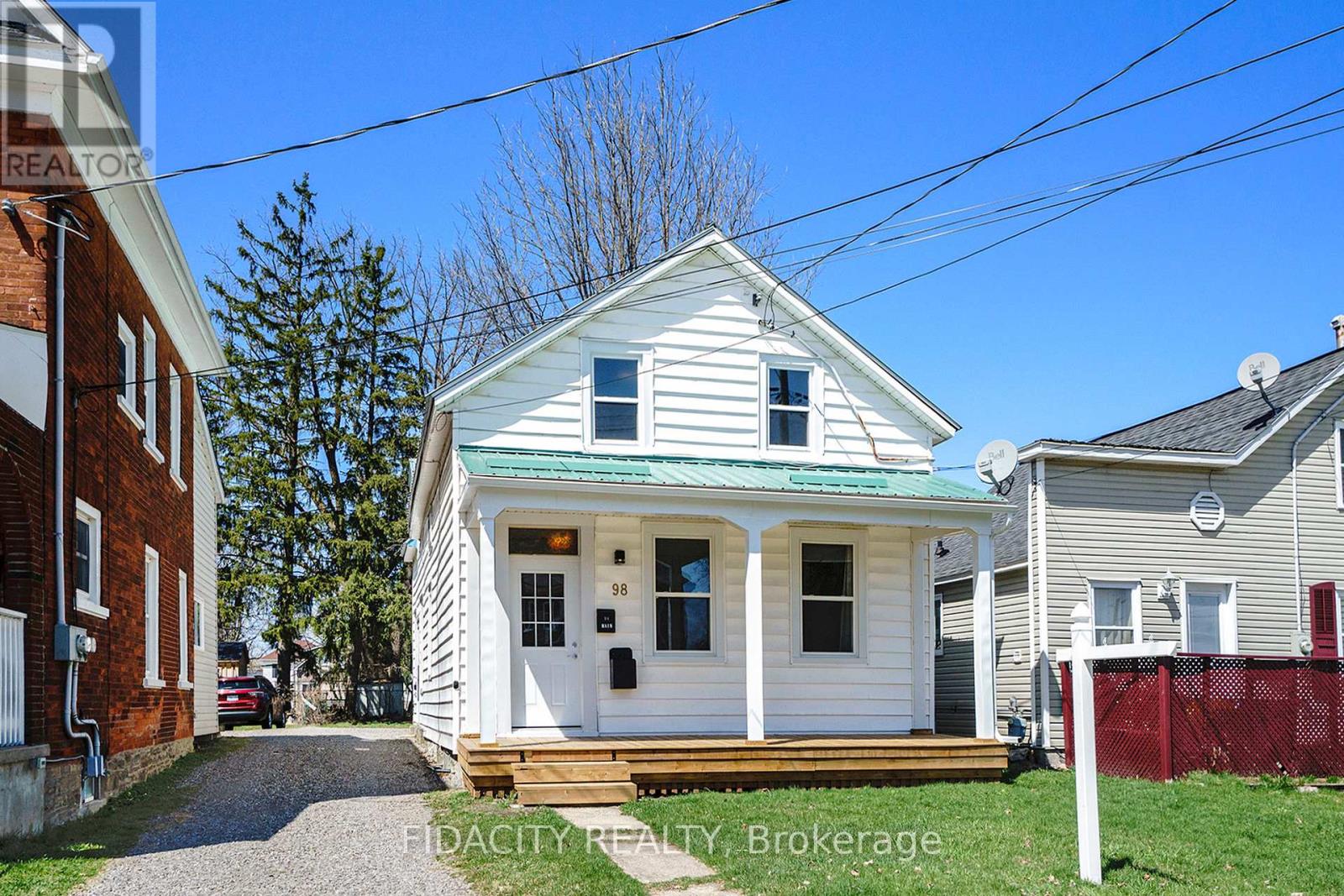 Property at 98 MAIN STREET E image 3