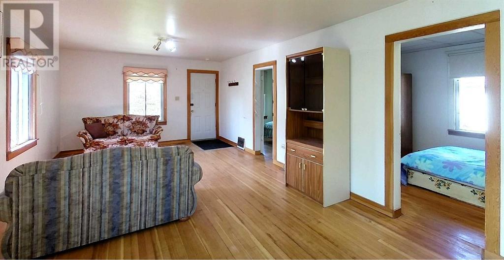 Property at 4827 5 Avenue image 5