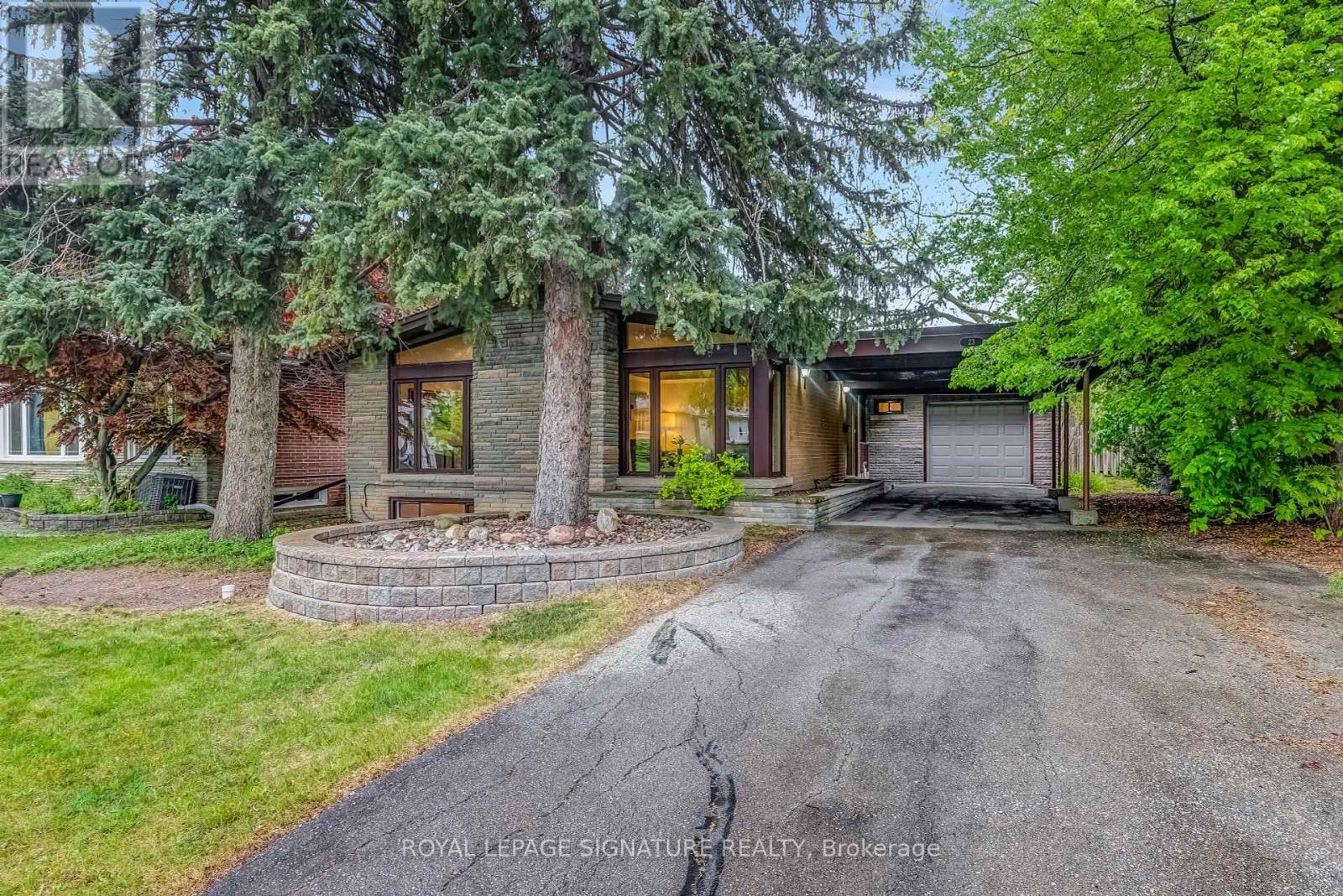 Property at 23 PALOMINO CRESCENT image 1