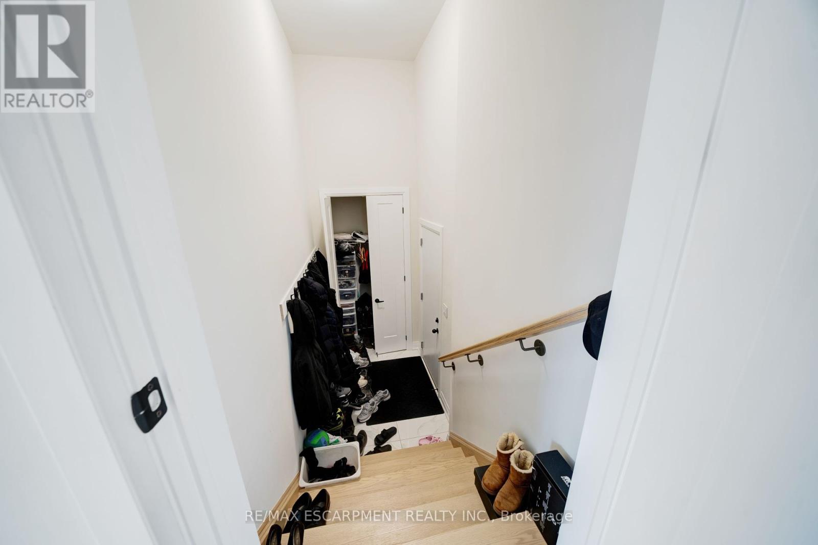 1156 Skyridge Boulevard, Pickering, Ontario  L1X 0M4 - Photo 25 - E12243816