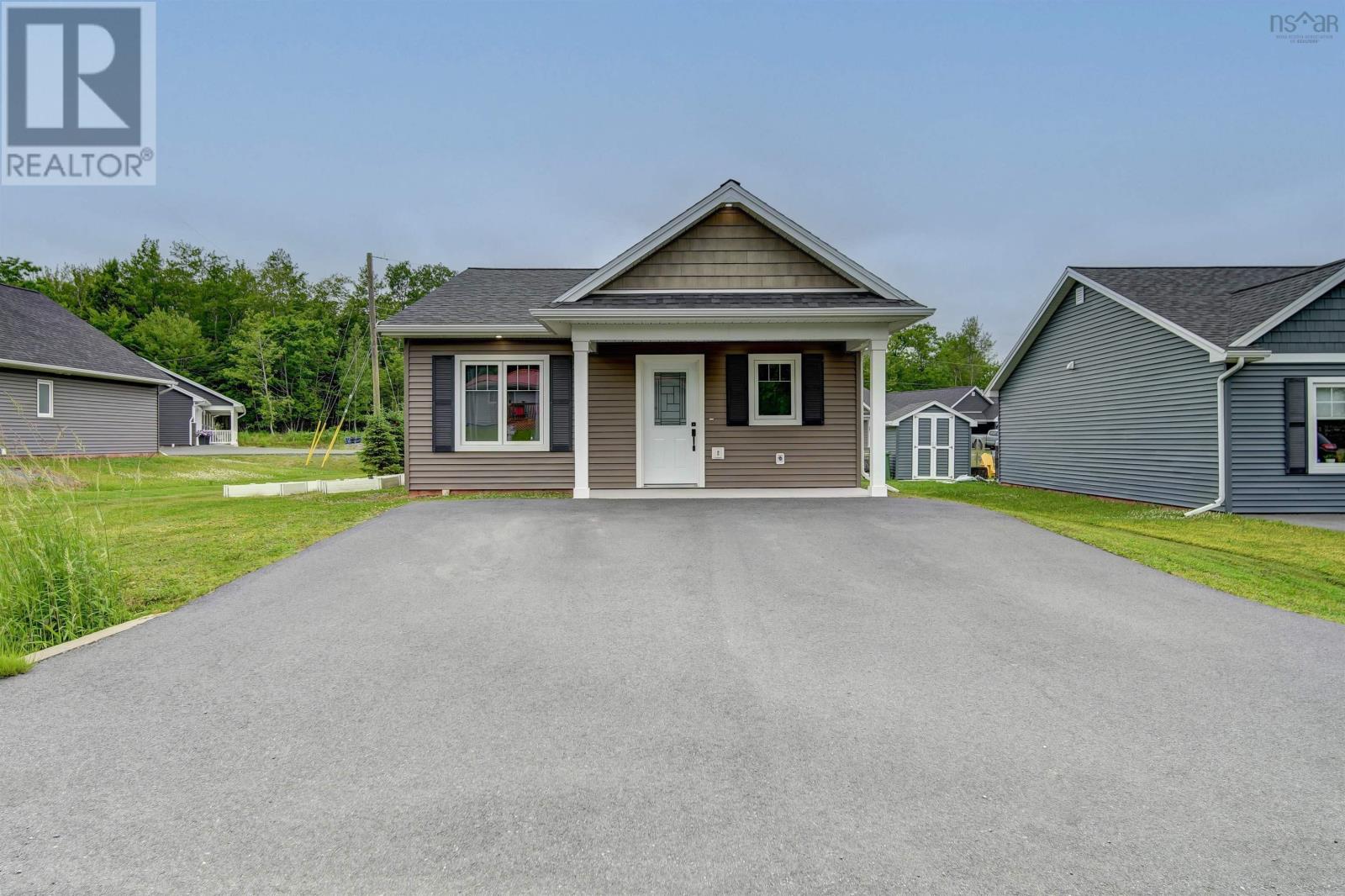 Property at 207 St. Andrews Street image 3