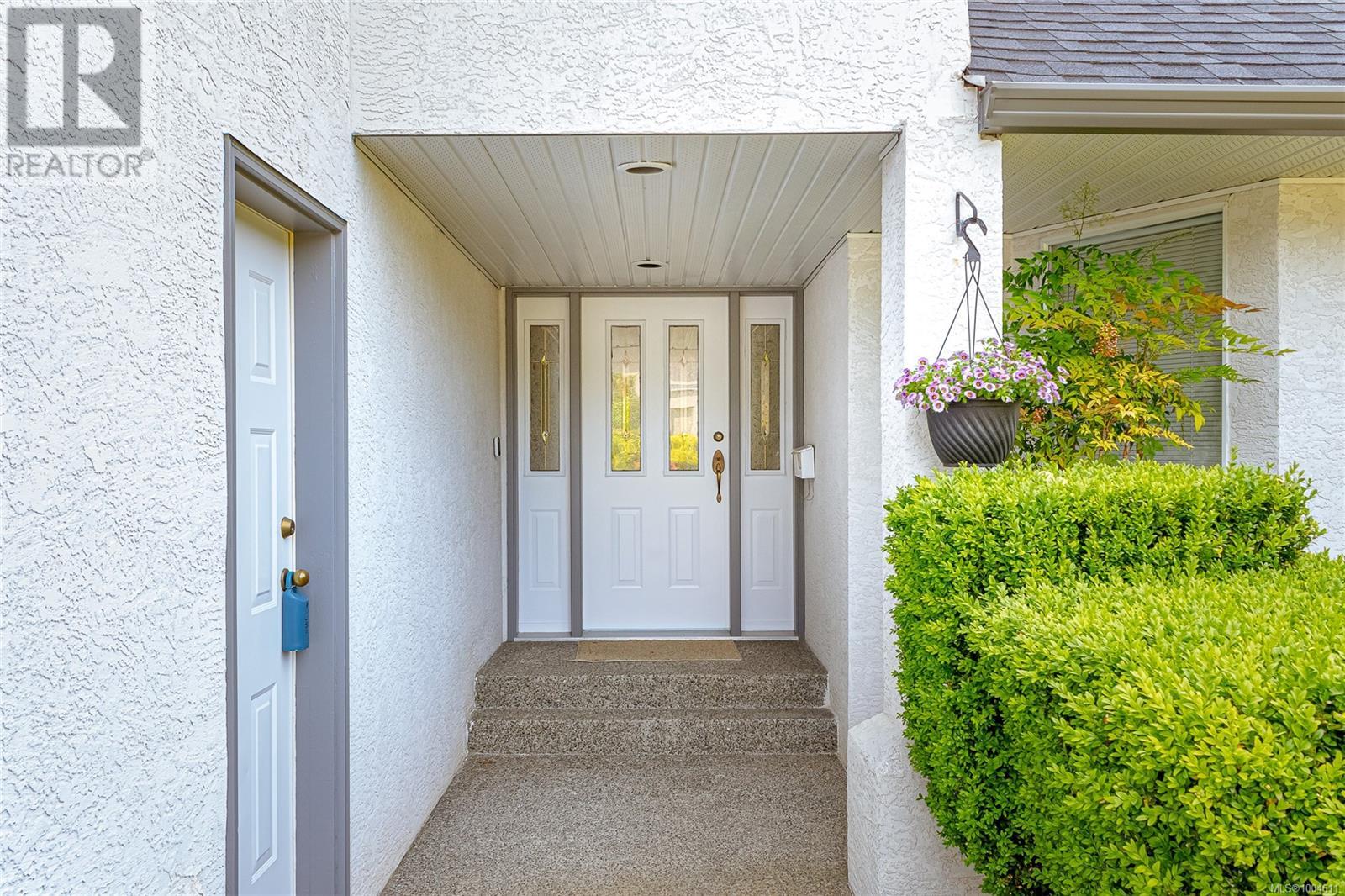 Property at 772 Wesley Crt image 4