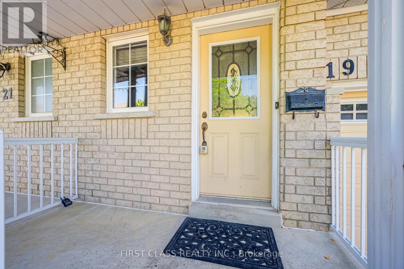 Property at 19 BENJAMIN HOOD CRESCENT image 5