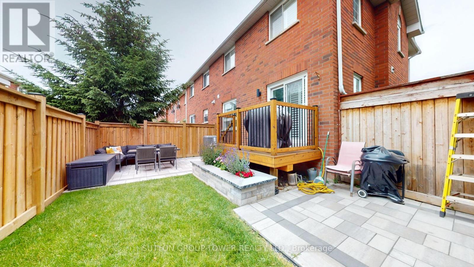 2 Dawson Crescent, Milton, Ontario  L9T 5H8 - Photo 12 - W12243773