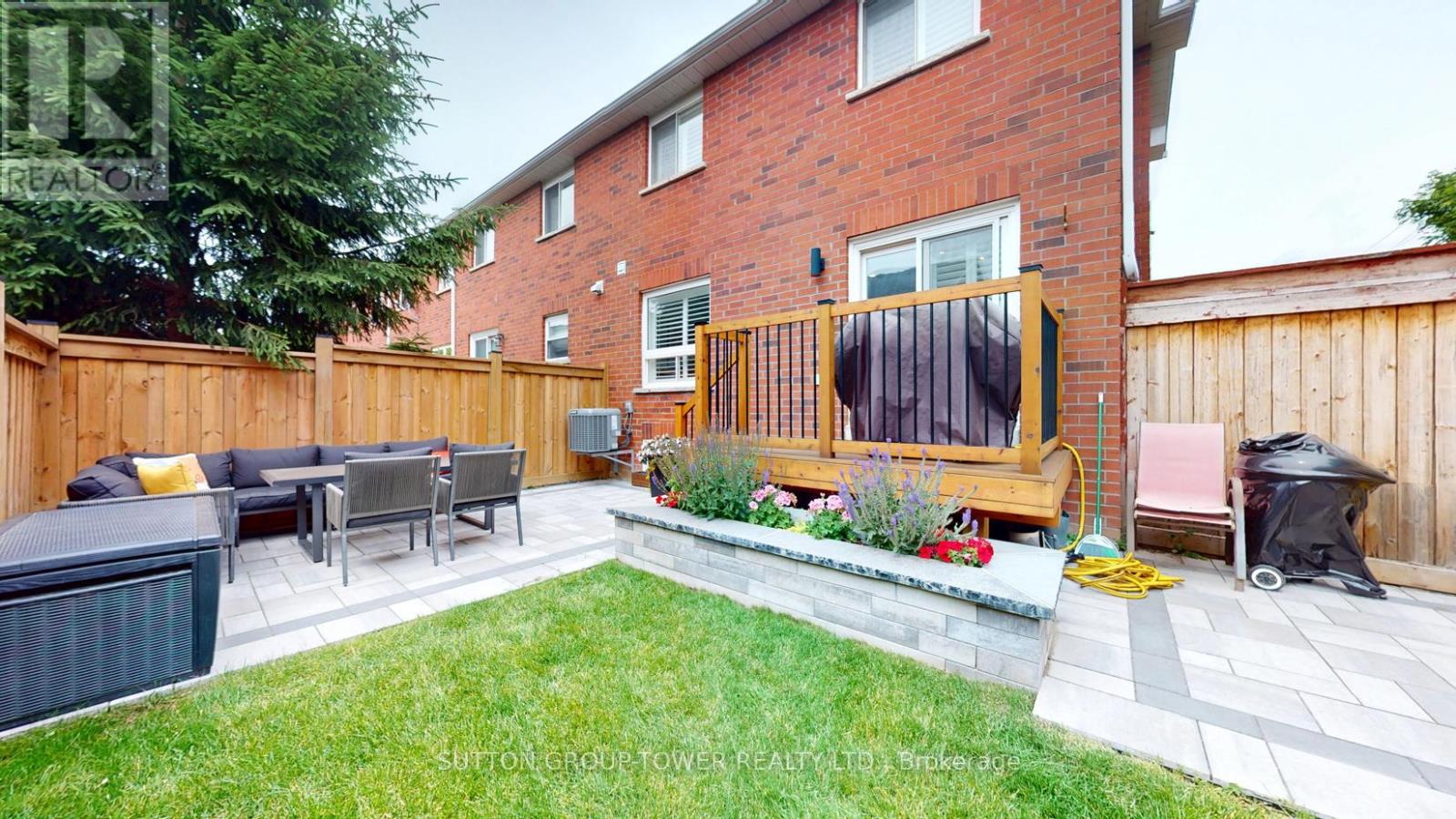 2 Dawson Crescent, Milton, Ontario  L9T 5H8 - Photo 16 - W12243773