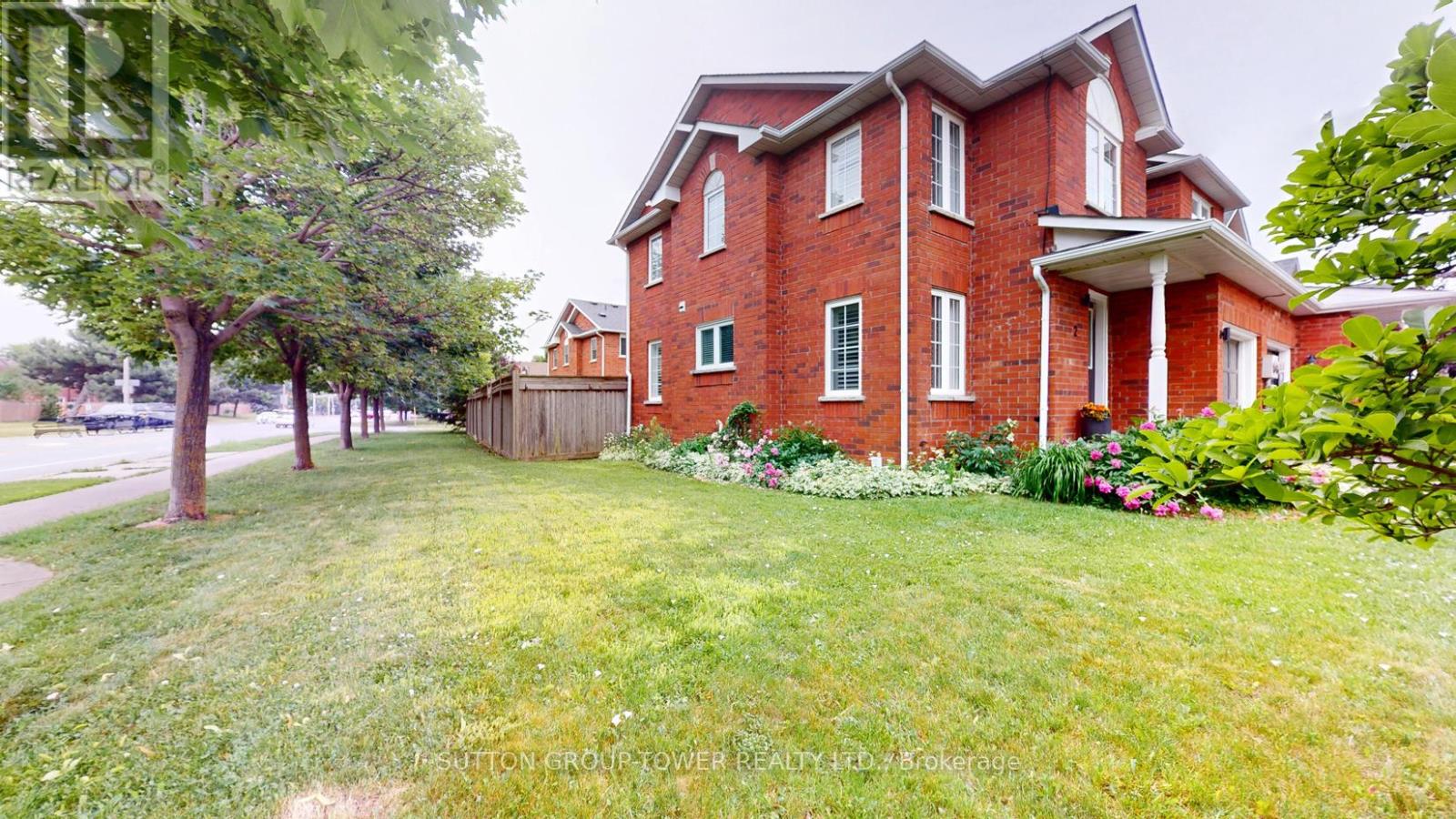 2 Dawson Crescent, Milton, Ontario  L9T 5H8 - Photo 2 - W12243773