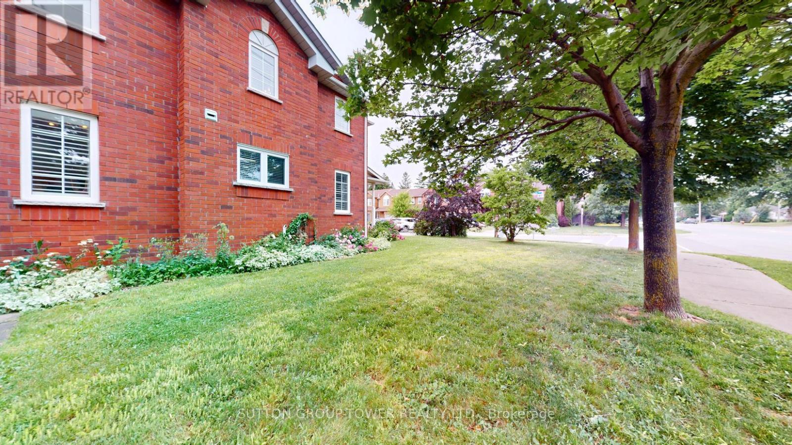 2 Dawson Crescent, Milton, Ontario  L9T 5H8 - Photo 5 - W12243773