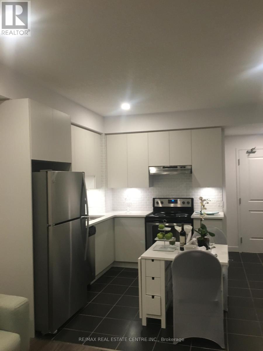 402 - 2490 Old Bronte Road, Oakville, Ontario  L6M 0Y5 - Photo 3 - W12243801