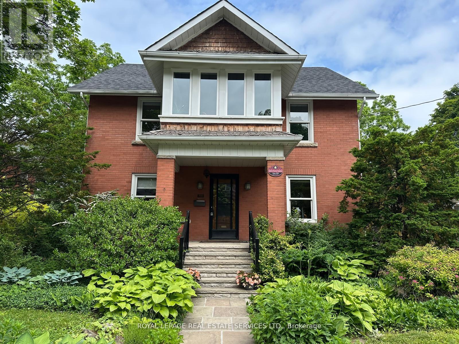 Property at 32 WELLINGTON STREET E image 2