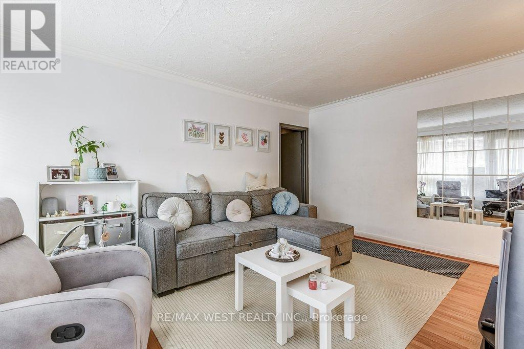 136 Portland Street, Toronto, Ontario  M8Y 1B2 - Photo 31 - W12243940