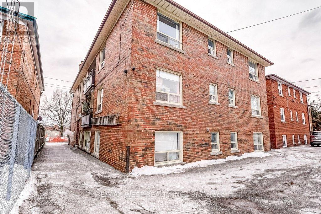 136 Portland Street, Toronto, Ontario  M8Y 1B2 - Photo 42 - W12243940
