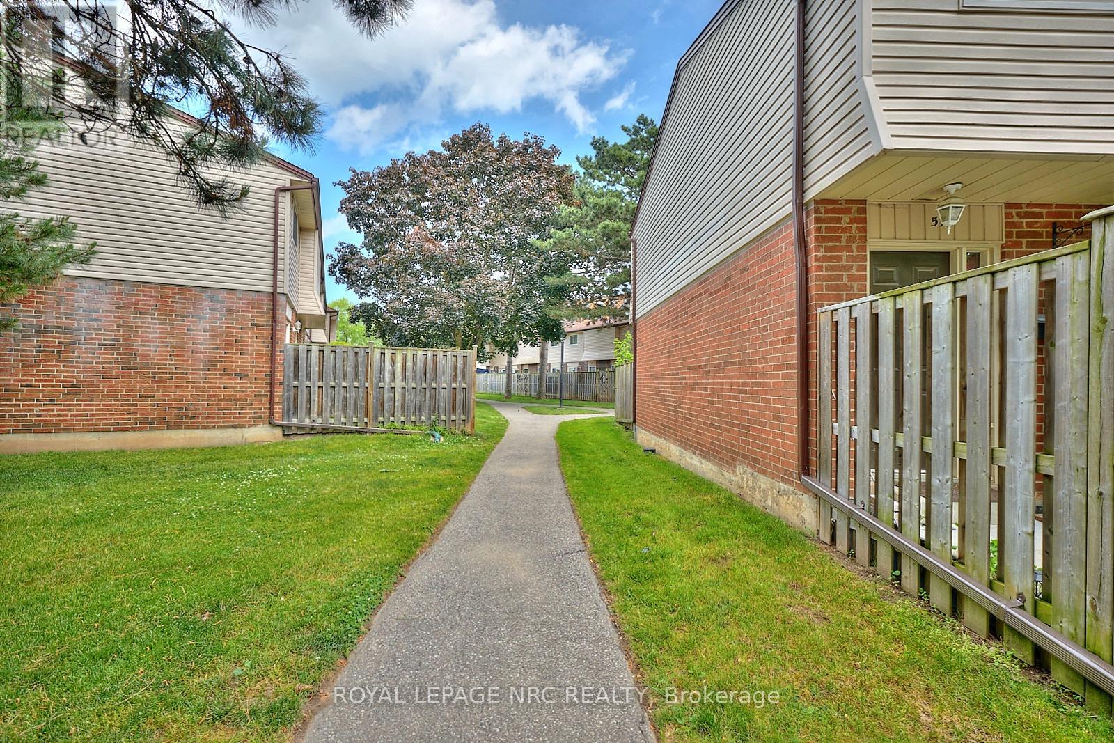 Property at 22 - 2 WEIDEN STREET image 4