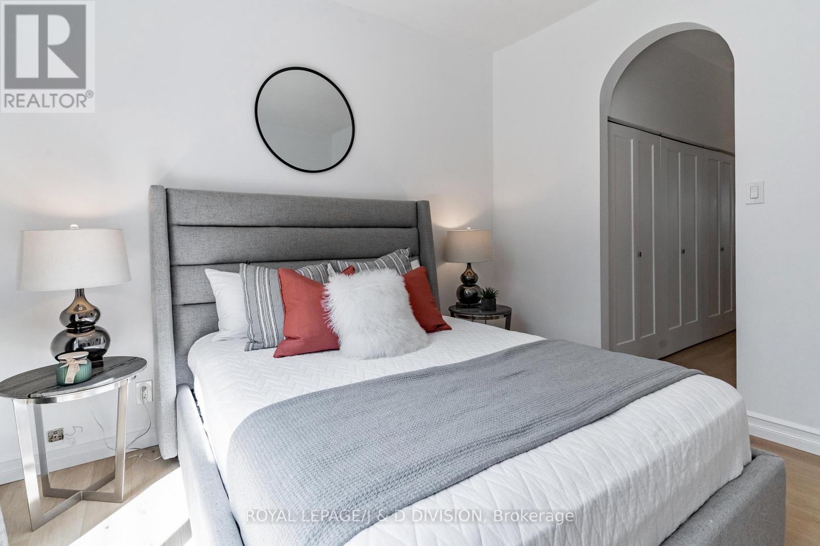 59 Austin Avenue, Toronto, Ontario  M4M 1V7 - Photo 10 - E12243873