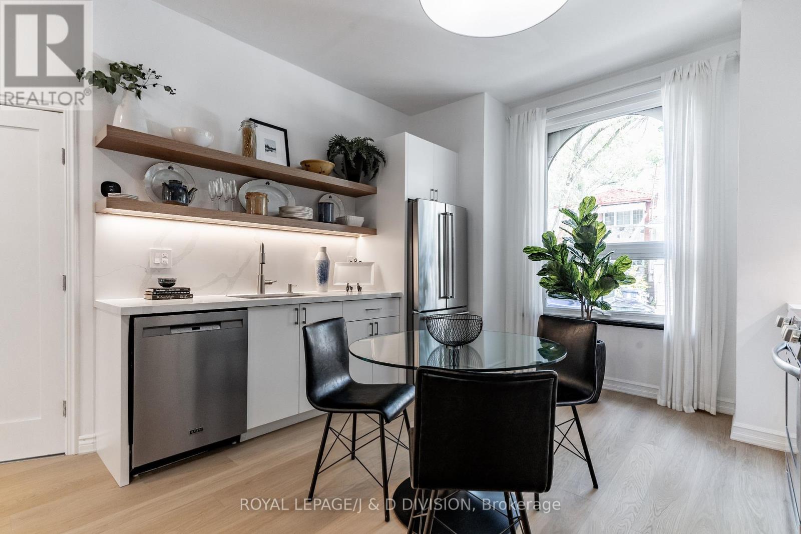 59 Austin Avenue, Toronto, Ontario  M4M 1V7 - Photo 9 - E12243873