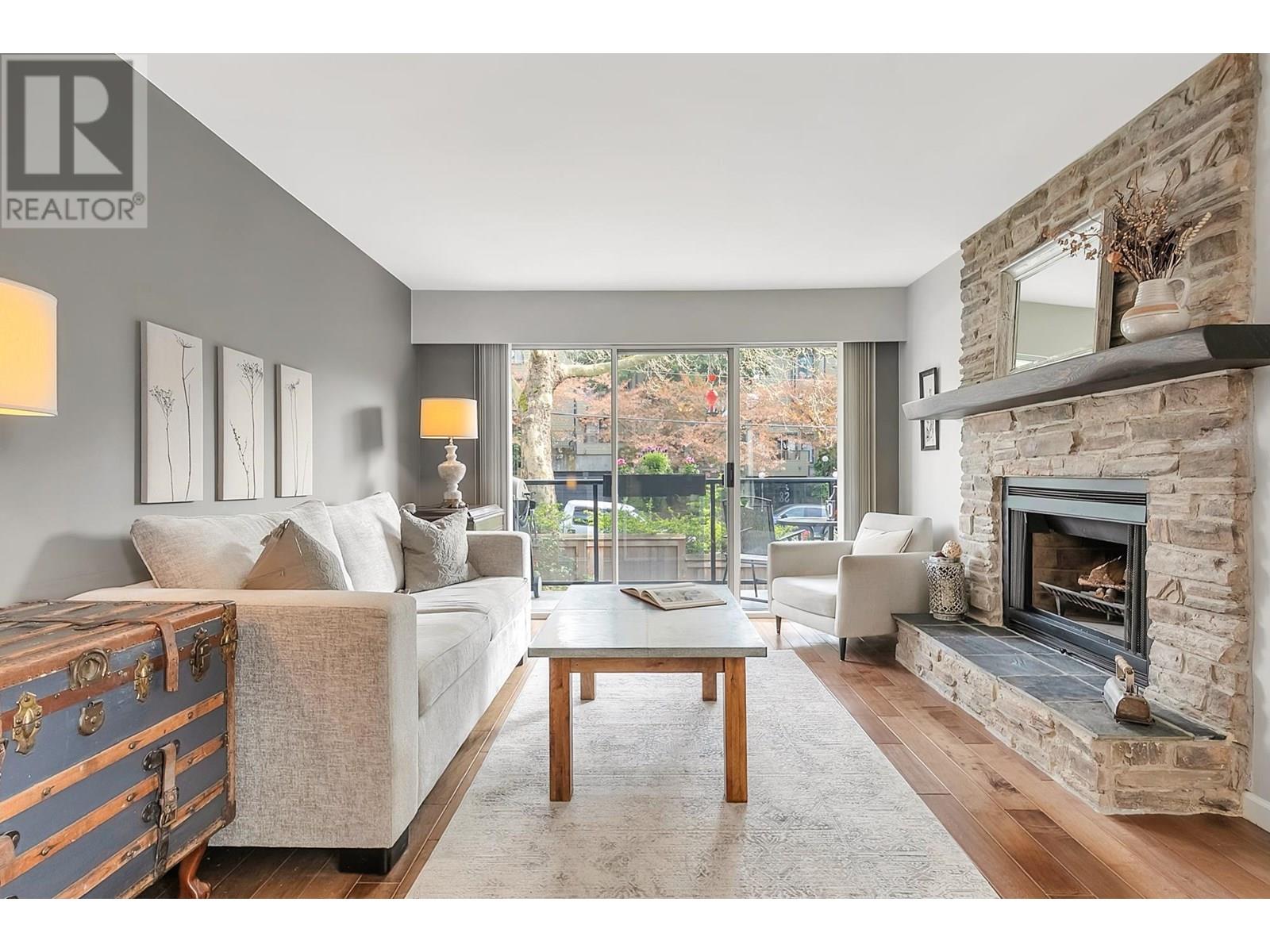 213 230 MOWAT STREET, new westminster, British Columbia V3M4B2