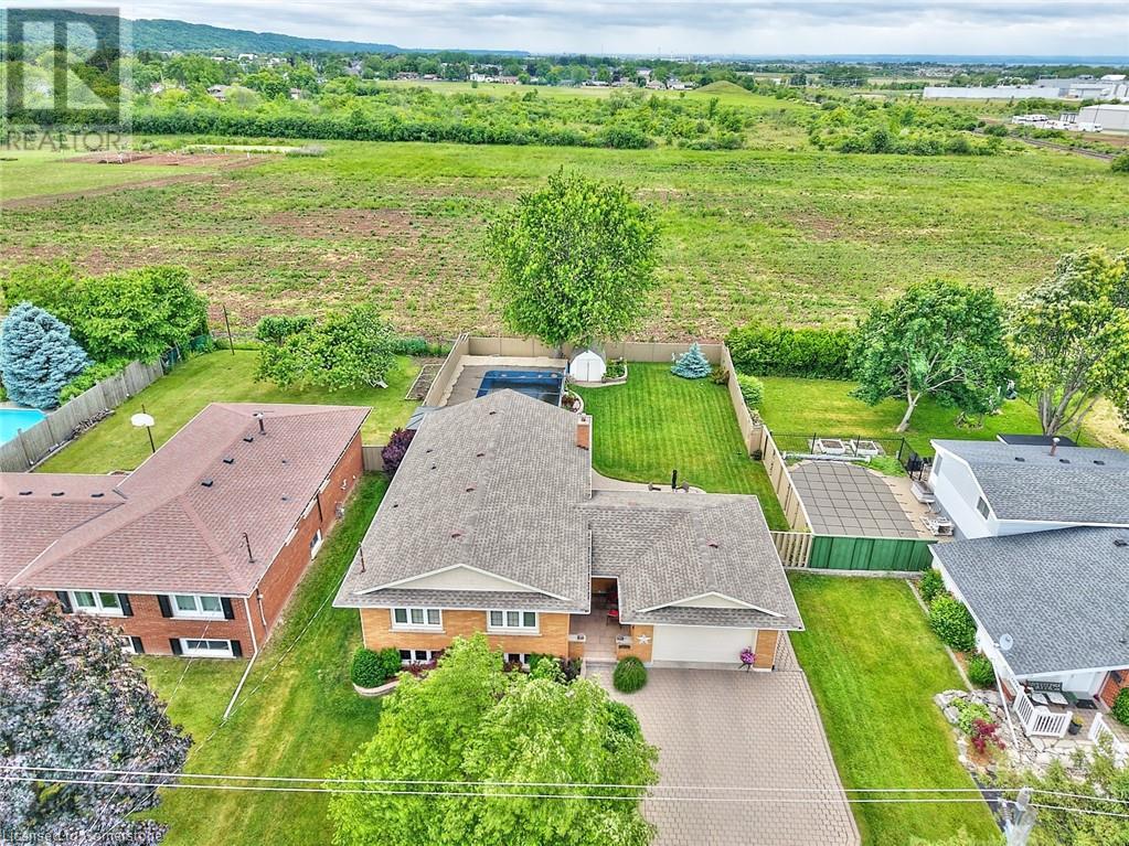 Property at 17 OAKES Road N image 1