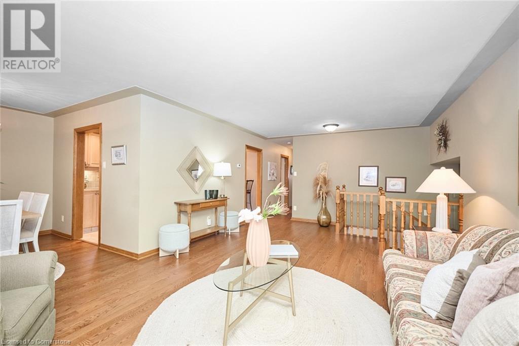 17 Oakes Road N, Grimsby, Ontario  L3M 4A9 - Photo 19 - 40744609