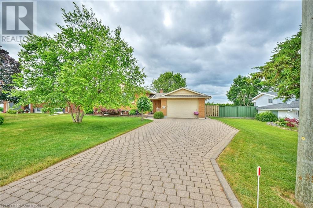 Property at 17 OAKES Road N image 3