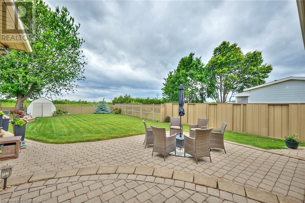 17 Oakes Road N, Grimsby, Ontario  L3M 4A9 - Photo 34 - 40744609
