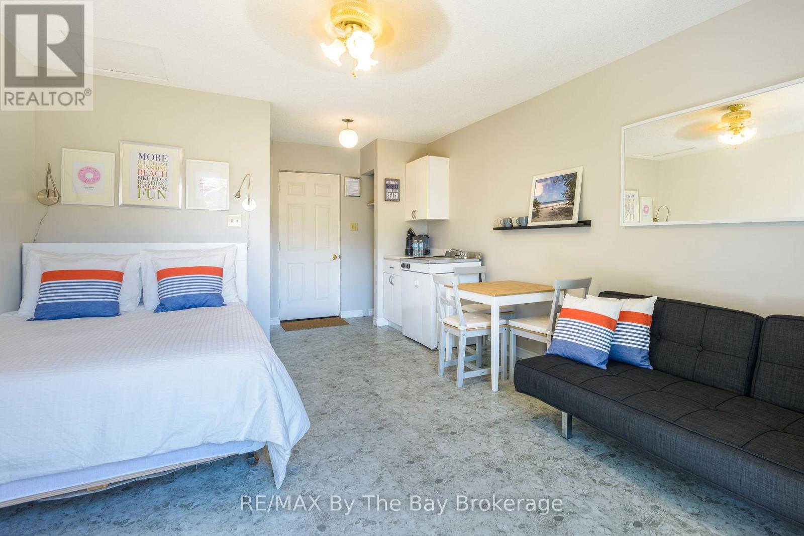 169 Mosley Street, Wasaga Beach, Ontario  L9Z 2K1 - Photo 10 - S12244009