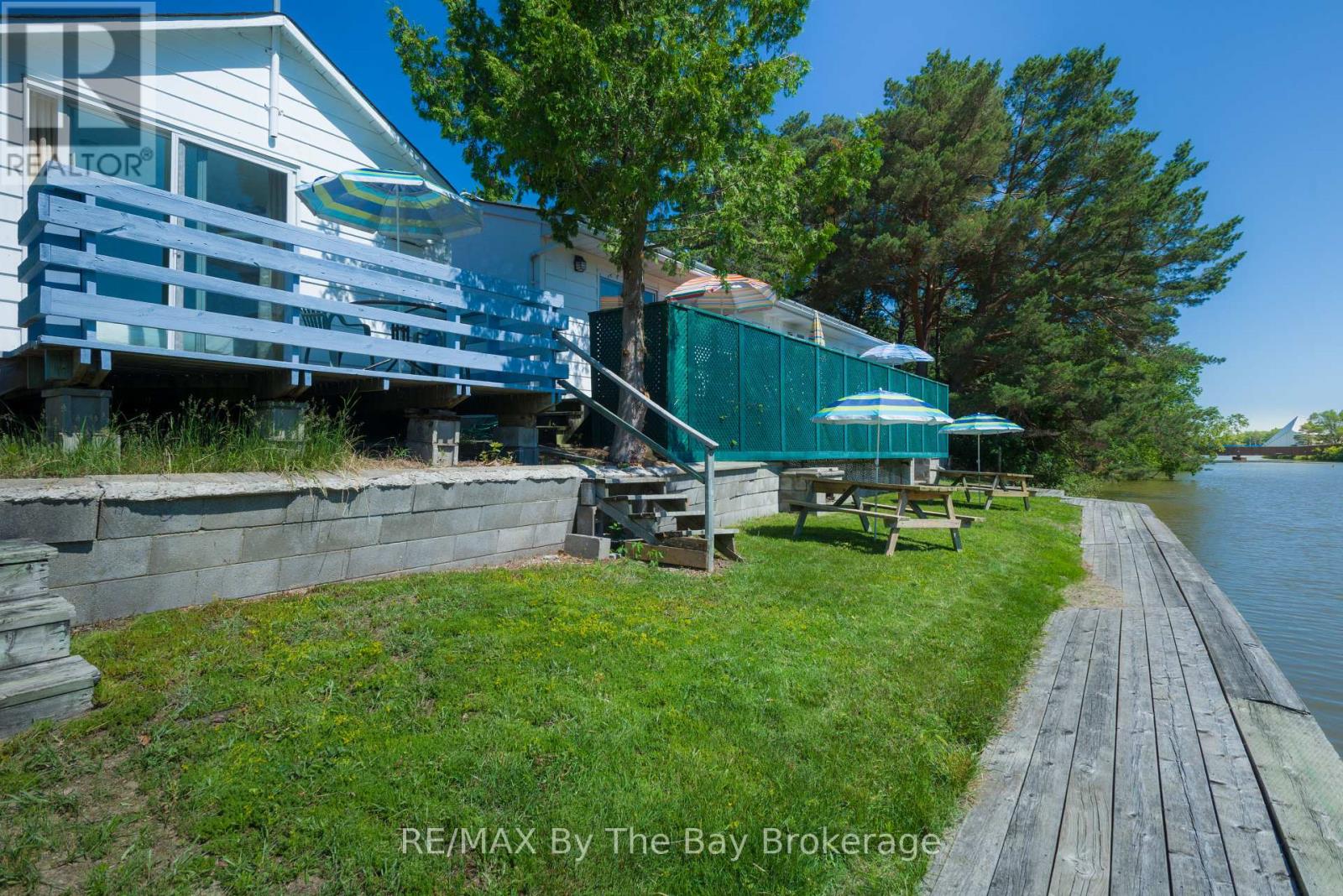 169 Mosley Street, Wasaga Beach, Ontario  L9Z 2K1 - Photo 4 - S12244009