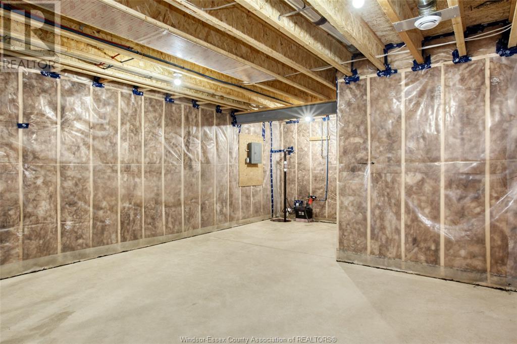921 St. Jude Court, Windsor, Ontario  N9G 0B7 - Photo 38 - 25015928