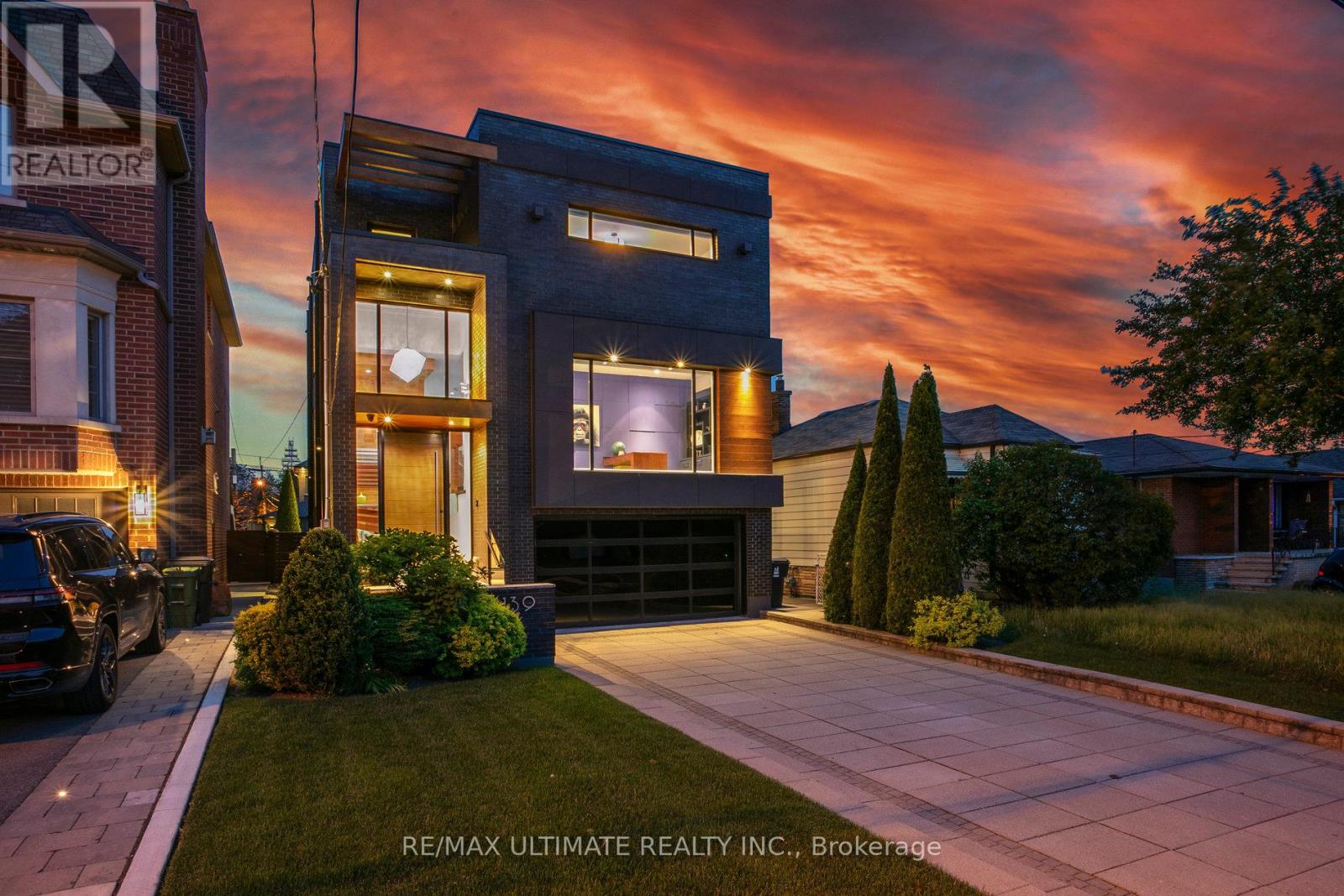 Property at 1139 GLENGROVE AVENUE W image 2