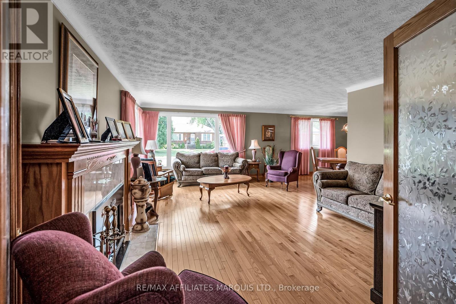 Property at 1413 QUEEN STREET image 4