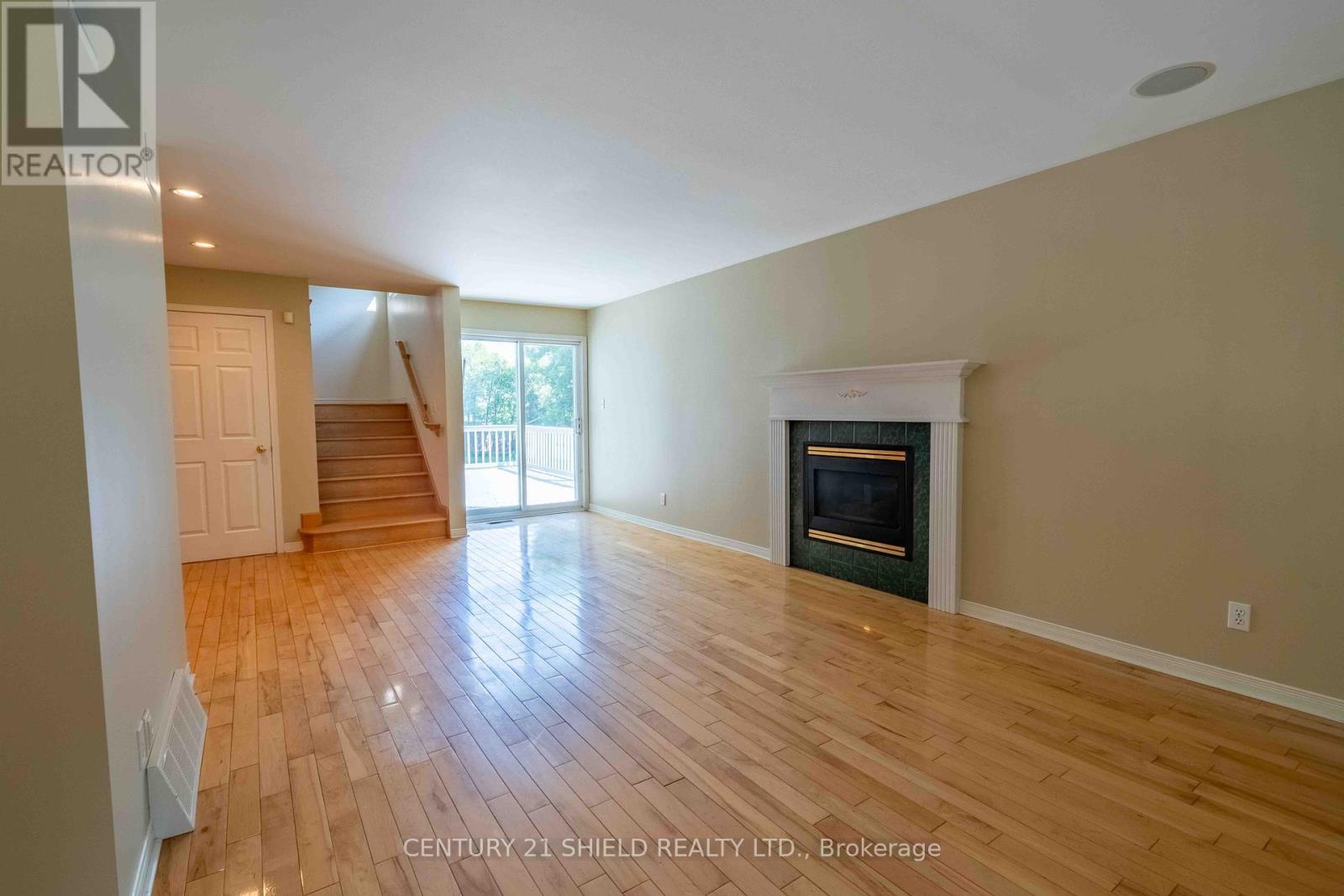 Property at 315 ELEVENTH STREET E image 4