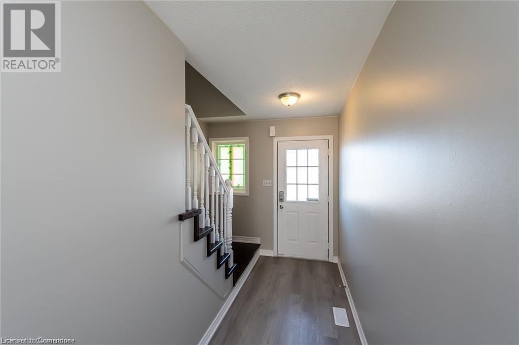 Property at 626 TAYLOR Crescent image 5