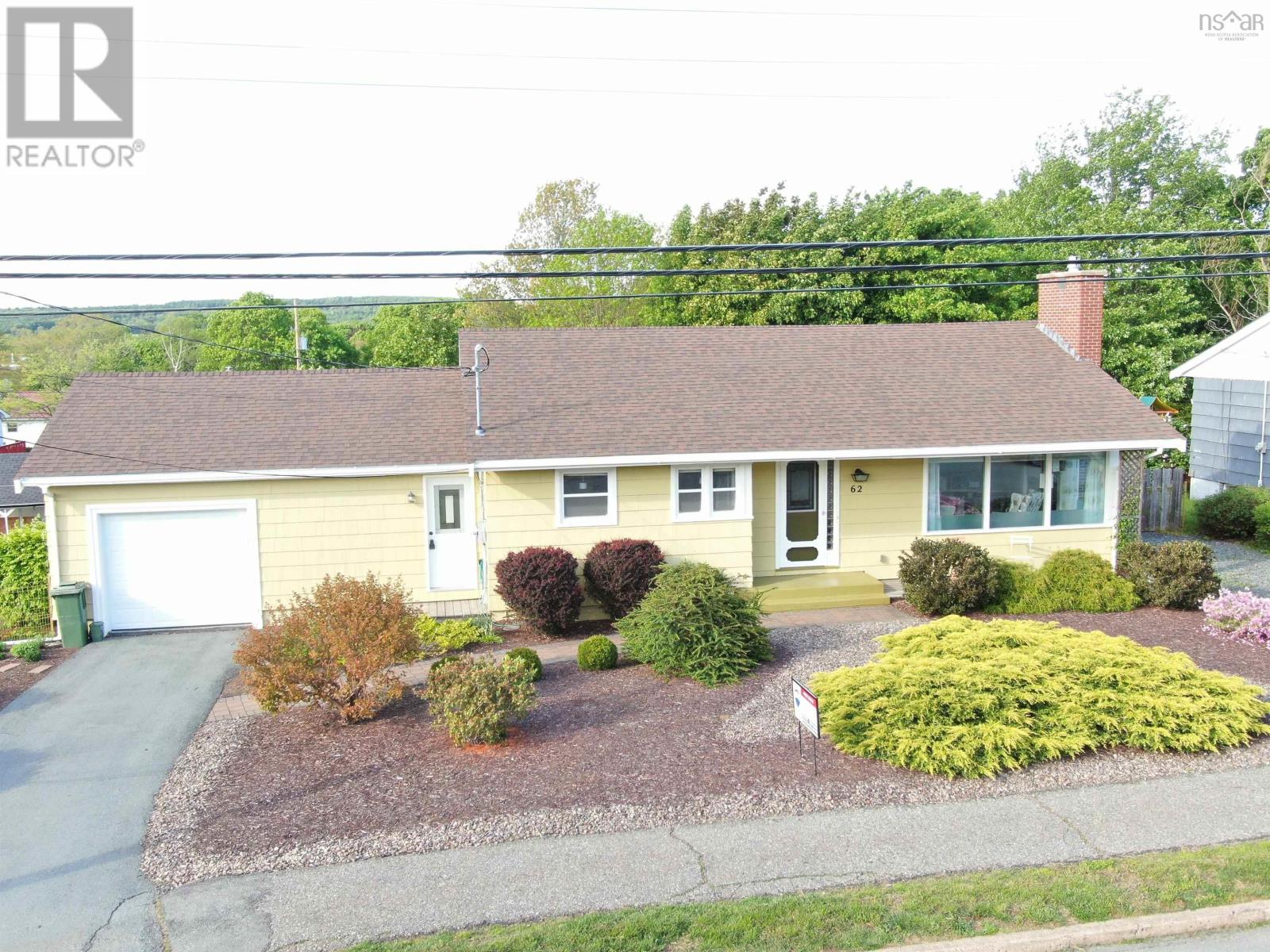 Property at 62 Hillcrest Street image 1