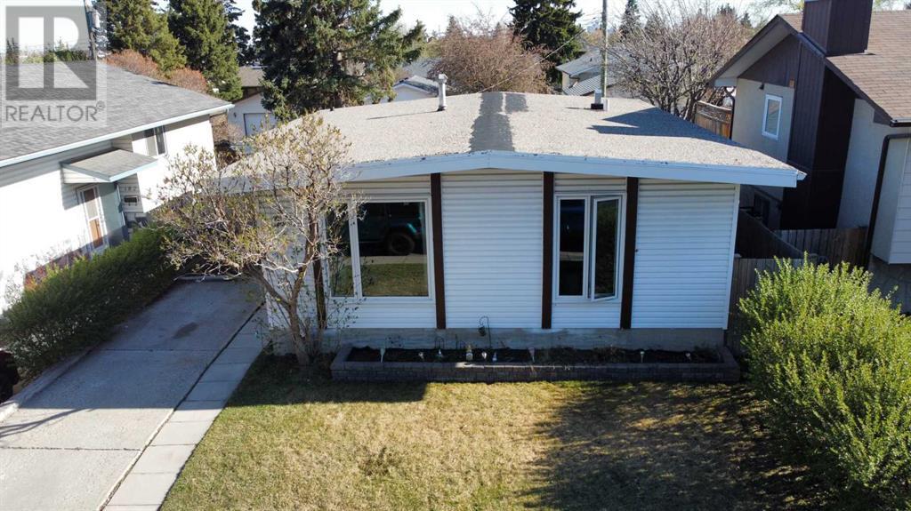 Property at 180 huntington Green NE image 3