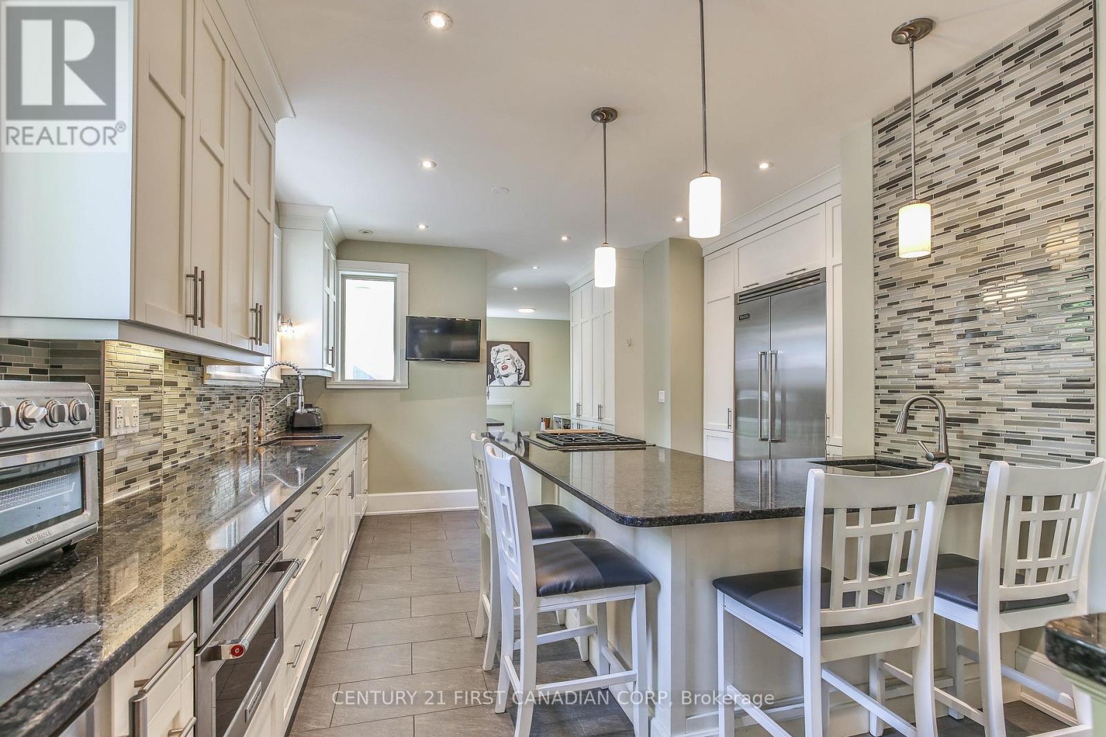 189 College Avenue, London East, Ontario  N6A 1X9 - Photo 11 - X12244236