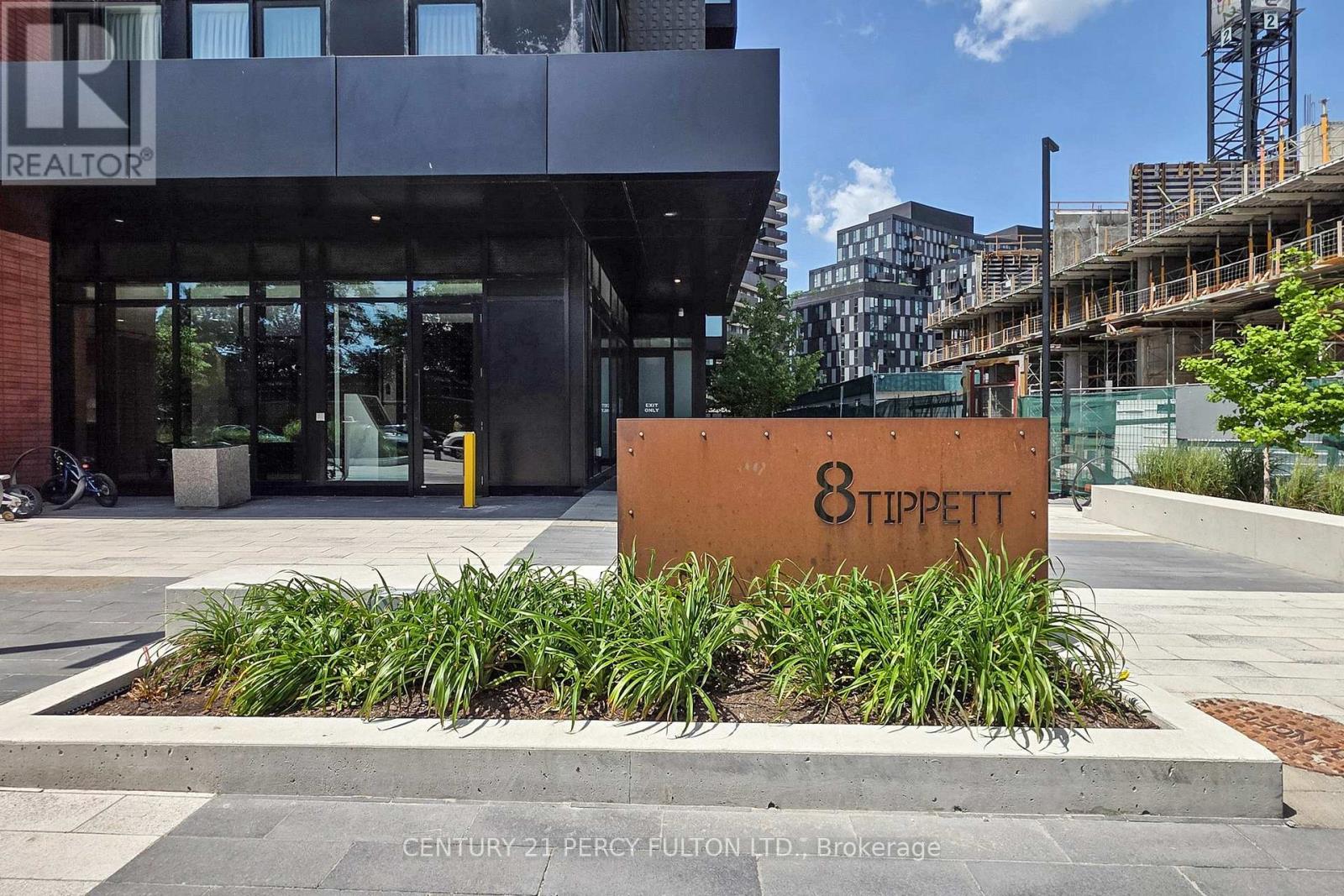 Property at 1305 - 8 TIPPETT ROAD image 5
