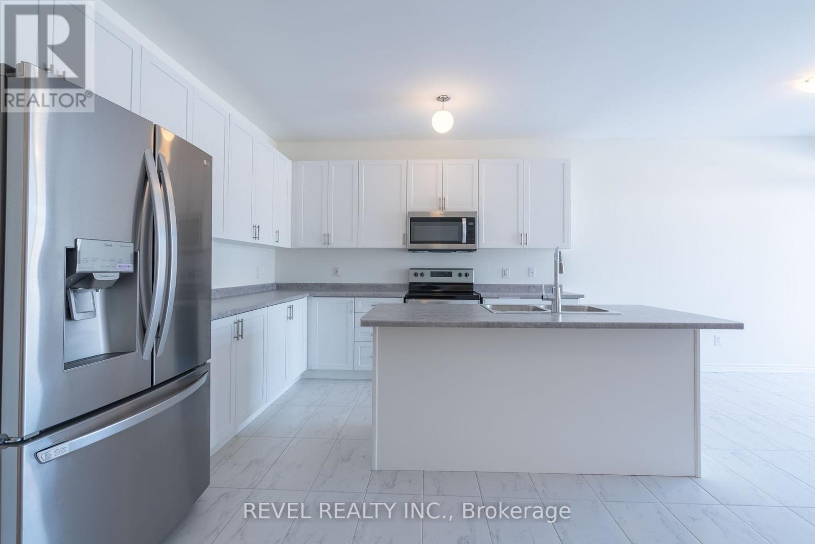 220 Ramblewood Drive, Wasaga Beach, Ontario  L9Z 2B2 - Photo 13 - S12244023