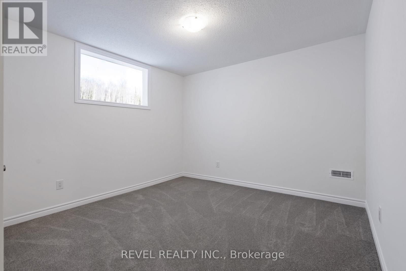 220 Ramblewood Drive, Wasaga Beach, Ontario  L9Z 2B2 - Photo 31 - S12244023