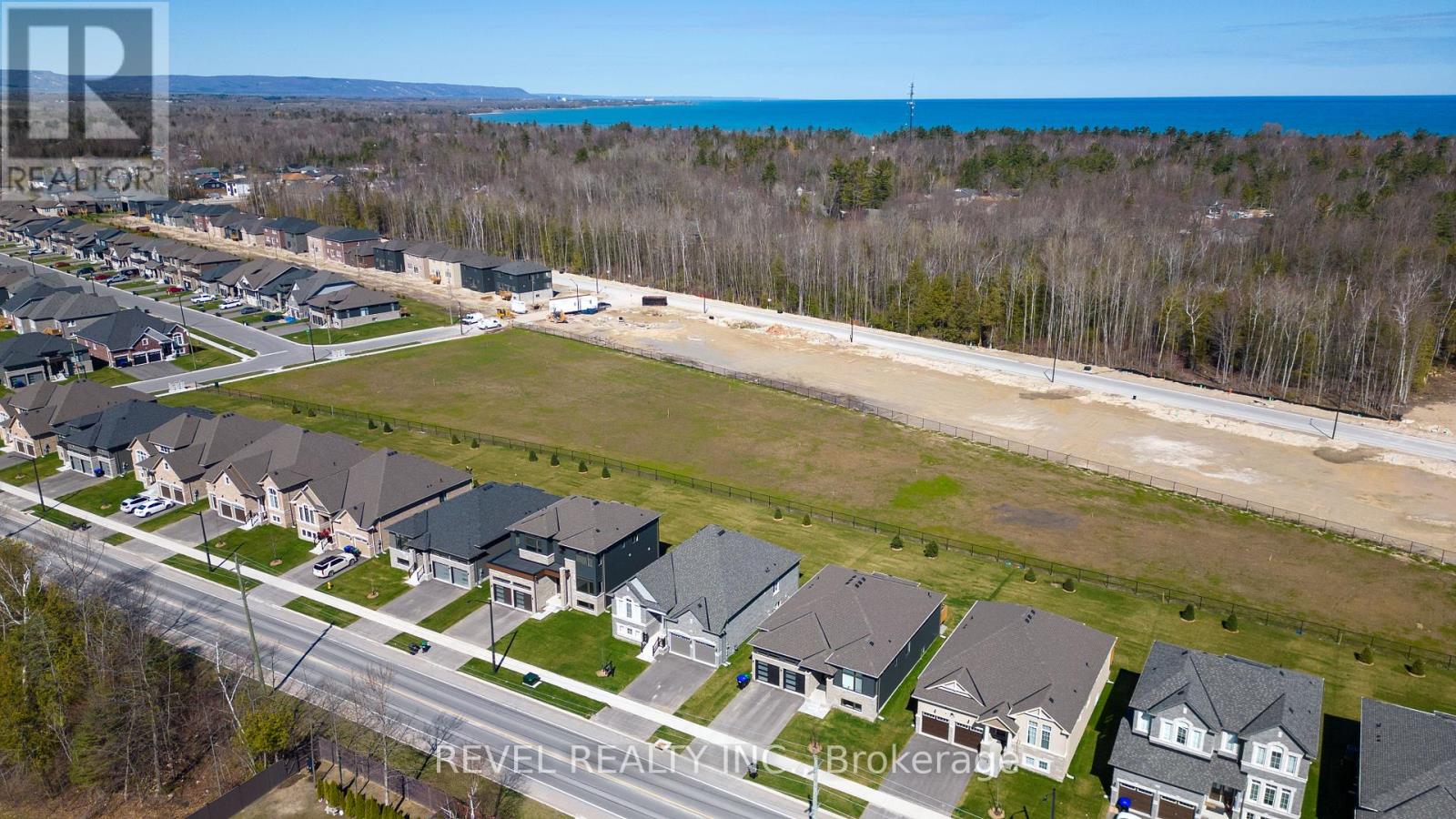 220 Ramblewood Drive, Wasaga Beach, Ontario  L9Z 2B2 - Photo 41 - S12244023