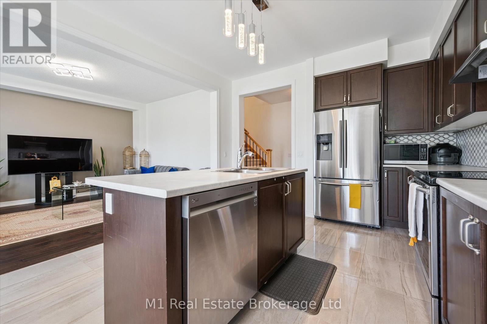 19 Findlay Way, Centre Wellington (Fergus), Ontario  N1M 0A4 - Photo 11 - X12244102