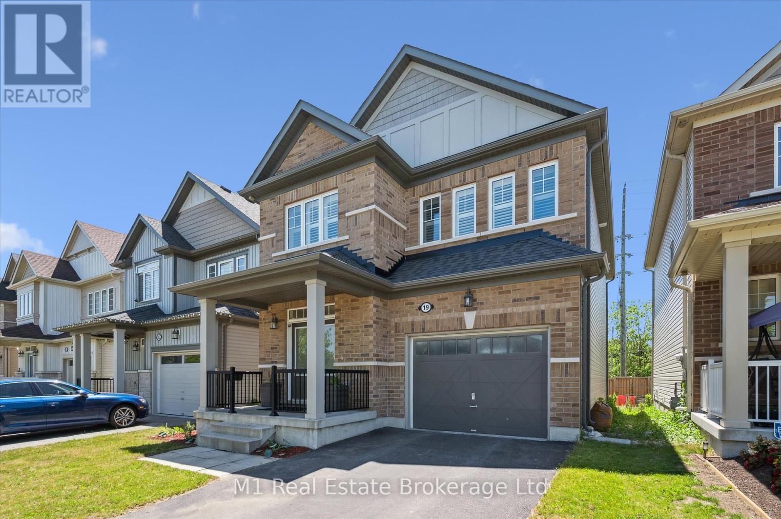 19 Findlay Way, Centre Wellington (Fergus), Ontario  N1M 0A4 - Photo 4 - X12244102