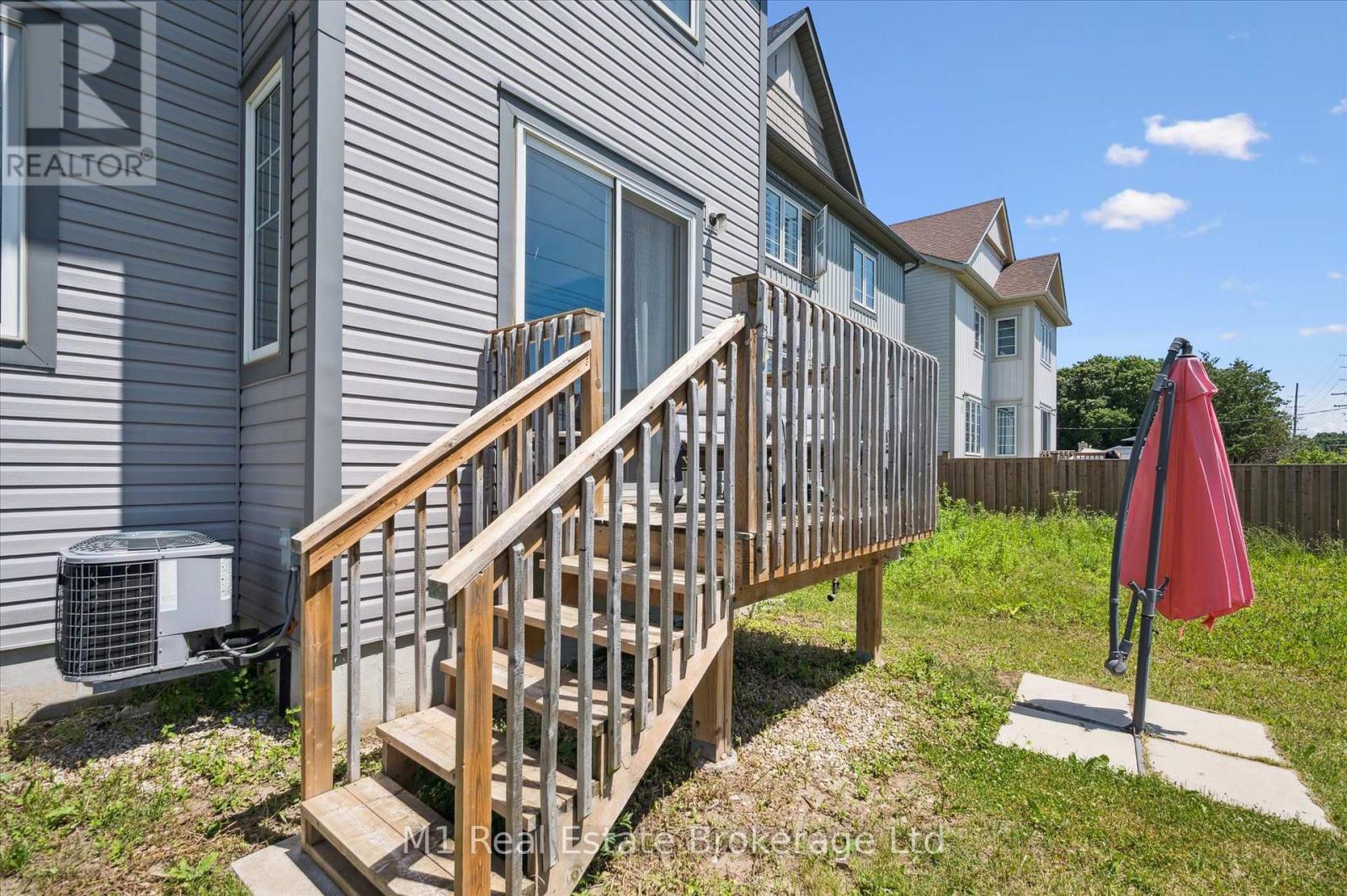19 Findlay Way, Centre Wellington (Fergus), Ontario  N1M 0A4 - Photo 40 - X12244102