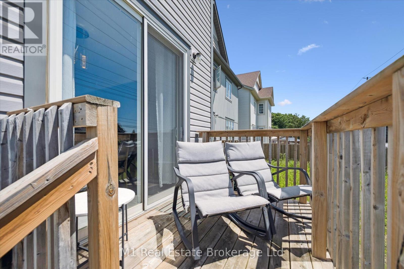19 Findlay Way, Centre Wellington (Fergus), Ontario  N1M 0A4 - Photo 41 - X12244102