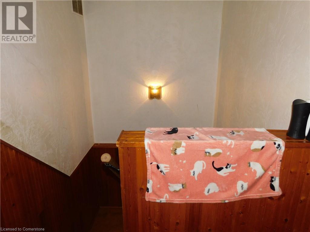 408 East 21st Street, Hamilton, Ontario  L8V 2V2 - Photo 7 - 40744327