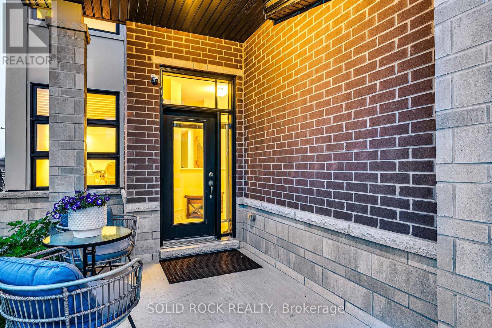 Property at 326 MEMORIAL GROVE image 3
