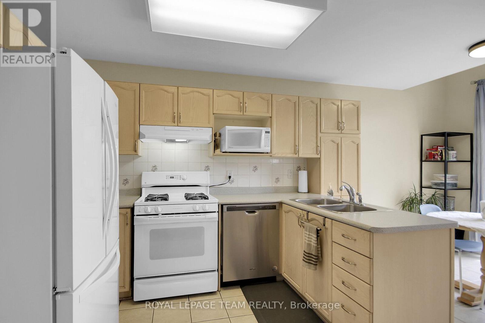 Property at 102 LONGSHIRE CIRCLE image 5