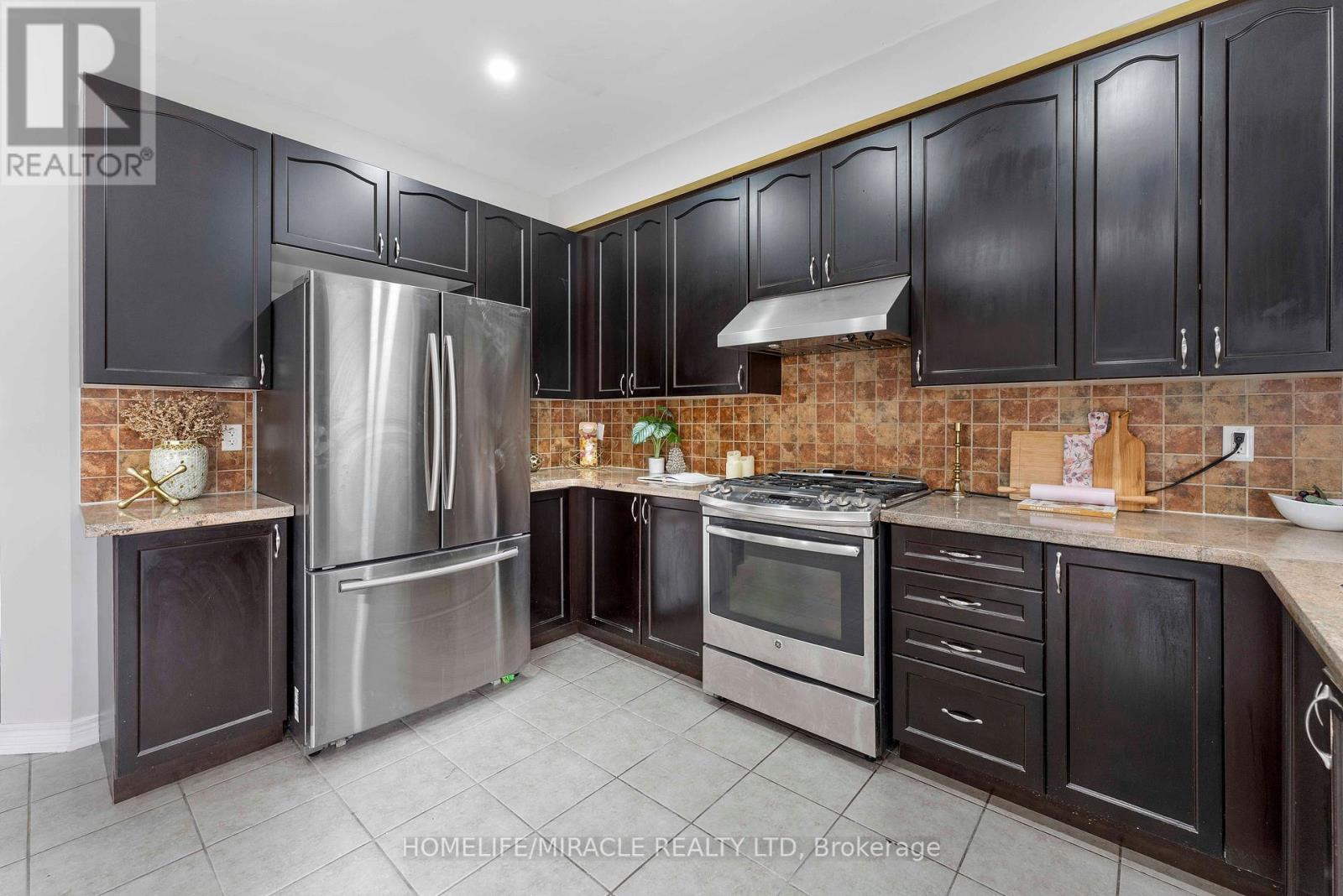 54 Truax Street, Kawartha Lakes, Ontario  K9V 0E3 - Photo 19 - X12244074