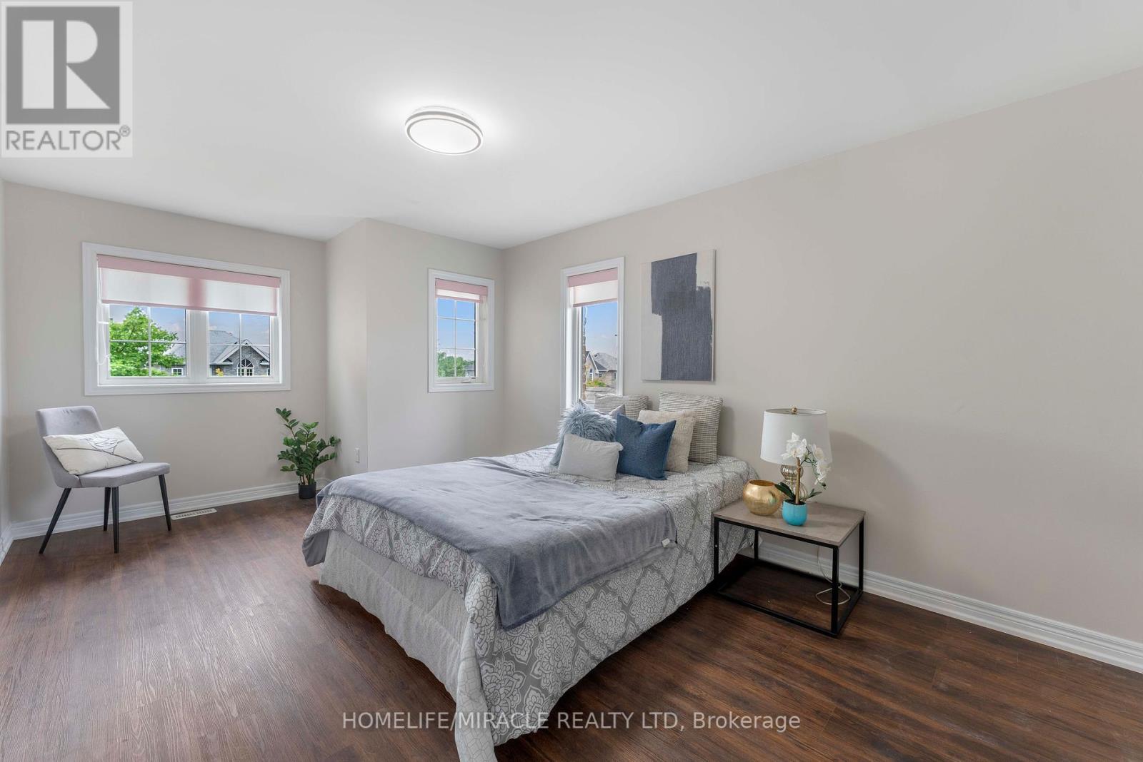 54 Truax Street, Kawartha Lakes, Ontario  K9V 0E3 - Photo 36 - X12244074