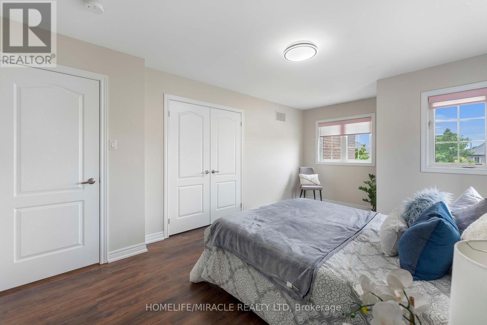 54 Truax Street, Kawartha Lakes, Ontario  K9V 0E3 - Photo 37 - X12244074