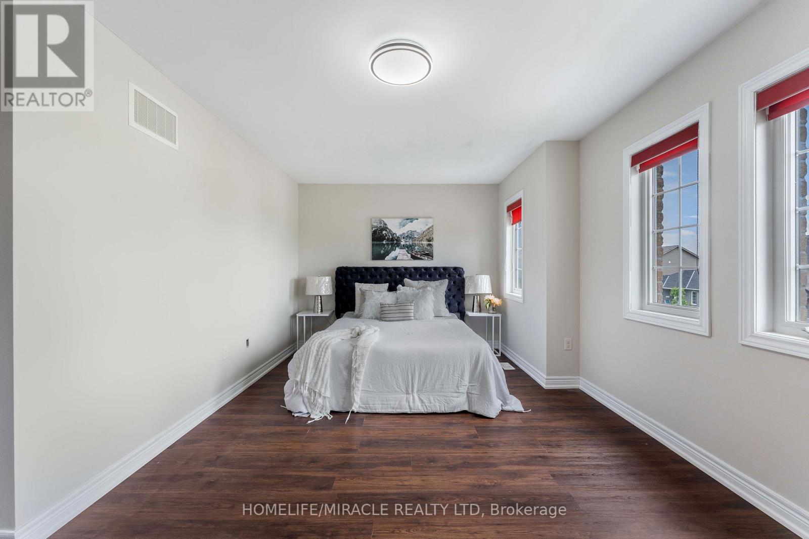 54 Truax Street, Kawartha Lakes, Ontario  K9V 0E3 - Photo 40 - X12244074